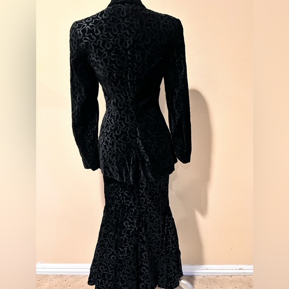 Norma Kamali Vintage Burnout Velvet Skirt Set - Picture 6 of 9